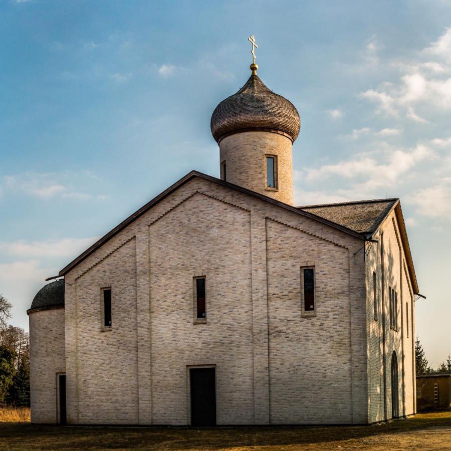 St. Georg Kloster Milmersdorf Exteriör bild