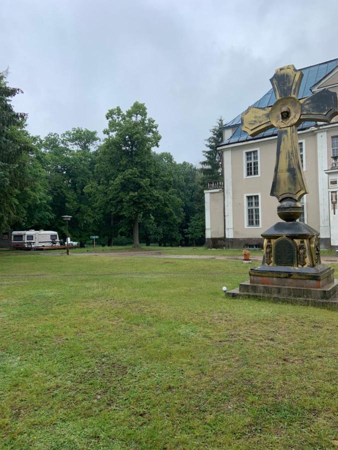 St. Georg Kloster Milmersdorf Exteriör bild