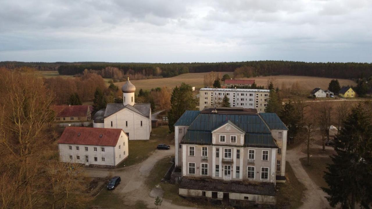St. Georg Kloster Milmersdorf Exteriör bild