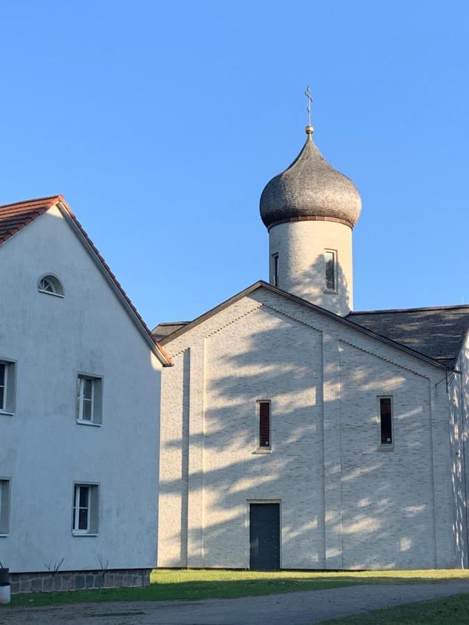St. Georg Kloster Milmersdorf Exteriör bild